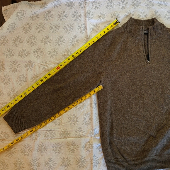 Denver Hayes 100% cotton sweater. Size Large. - Picture 3 of 5